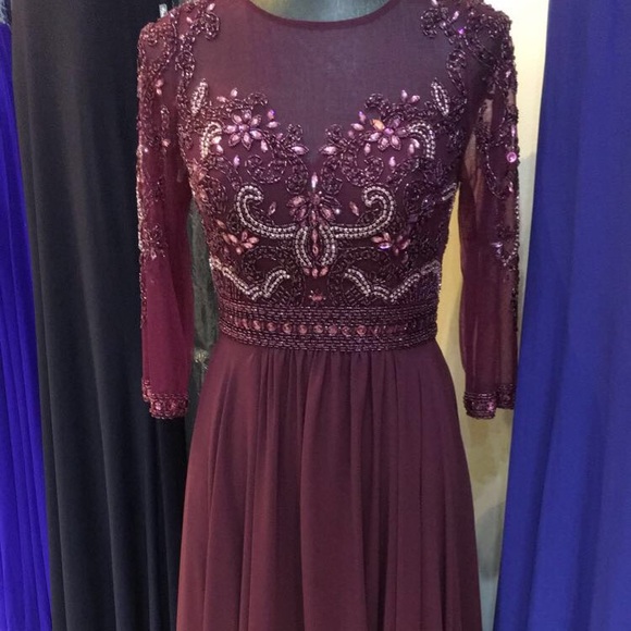 Dress - Picture 3 of 4